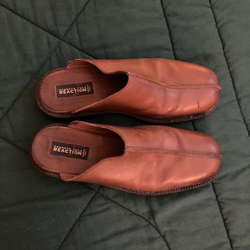 Kenneth Cole Reaction leather slip on clogs size 11